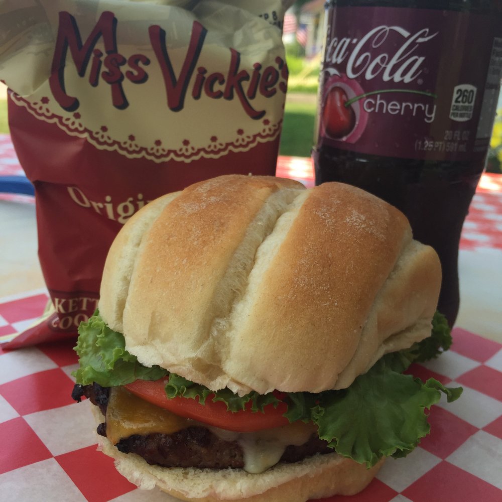 B&B BBQ - Burger with chips and drink - Barbeque Near Me - Mackinac Island, Michigan B&B BBQ - Burger with chips and drink - Barbeque Near Me - Mackinac Island, Michigan