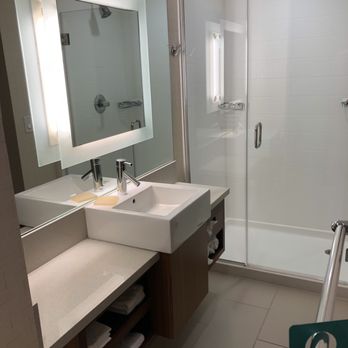 SpringHill Suites Raleigh Cary - Bathroom - Hotels Near Me - Cary, North Carolina SpringHill Suites Raleigh Cary - Bathroom - Hotels Near Me - Cary, North Carolina