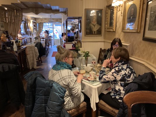 Effies of Perth by null