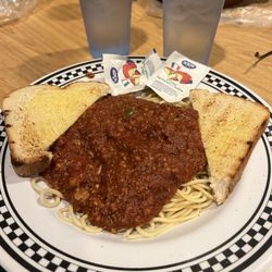 Elliott's Whitewater Bar & Grill - Pasta with marinara sauce