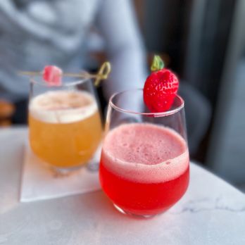 Altitude Sky Lounge - Pike 75 - Lounges Near Me - Seattle, Washington
