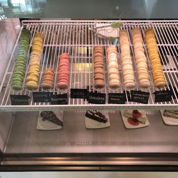 Em-Tea - Macarons are $1.50 each. Kind of pricey. - Bubble Tea Near Me - Merced, California