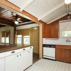 Magnificent Paint Works - Freshly painted front of the white cabinets