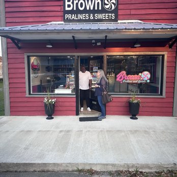 Brown Pralines And Sweets - Front of the Store - Chocolatiers & Shops Near Me - Boston, Georgia Brown Pralines And Sweets - Front of the Store - Chocolatiers & Shops Near Me - Boston, Georgia