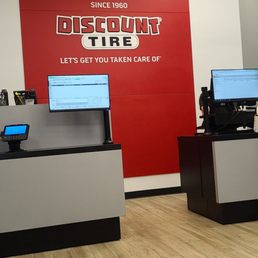 Don't let this photo mislead you.  It's Saturday and they are BUSY. But I have an appointment and check in went quickly.