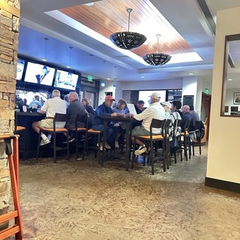 V's Taproom - New American Near Me - Peoria, Arizona