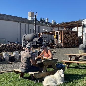 Backwoods Brewing Company - Smoked meats and dog friendly - Breweries Near Me - Carson, Washington