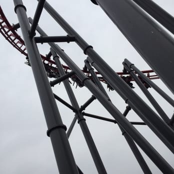 X2 - Hidden behind the pillars! - Amusement Parks Near Me - Valencia, California