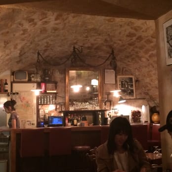 Robert et Louise - Downstairs at communal tables - French Near Me - Paris, 75