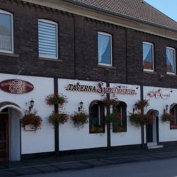 Taverna Symposion - Von außen am Morgen