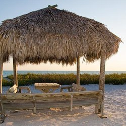 Casa Del Mar Beach Resort - With hotel amenities and stunning views of the Gulf, your room is only steps from the beach and lush, tropical gardens on Cas...