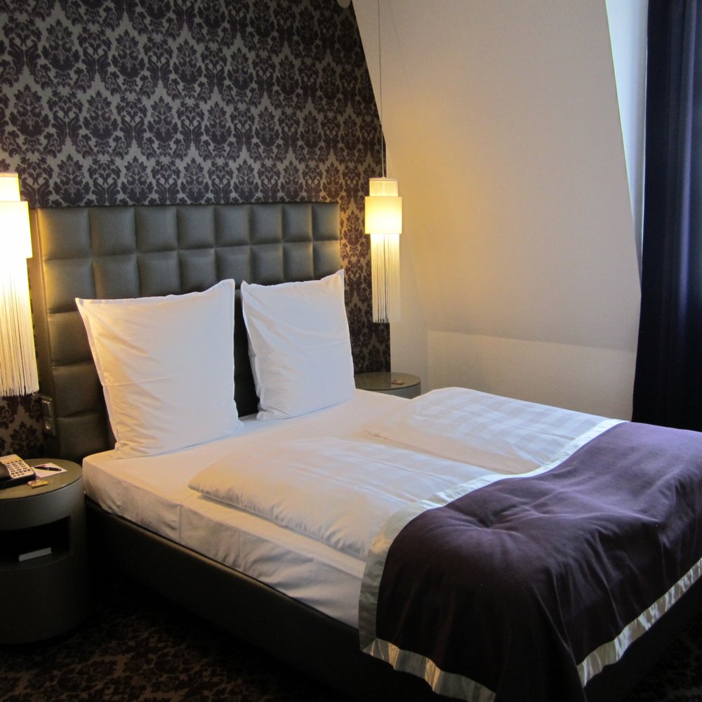 6th floor room