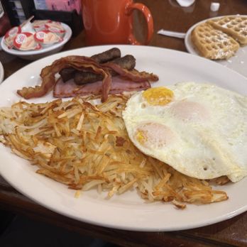 Molly Brown's Cafe - Paul Bunyan - Breakfast & Brunch Near Me - Cuyahoga Falls, Ohio