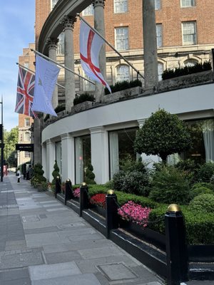 JW Marriott Grosvenor House London by null