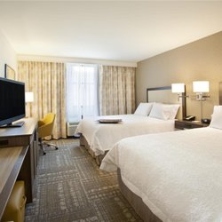 Hampton Inn & Suites Minneapolis/Downtown - Guest room