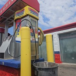 Sutherland Ave Car Wash - Has never worked, but always takes money