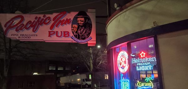 Pacific Inn Pub by null