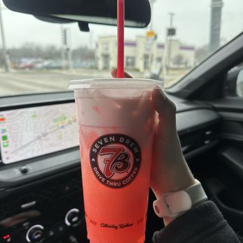 7 Brew Coffee - Pink Mermaid Fizz with Cream - Coffee & Tea Near Me - Warson Woods, Missouri