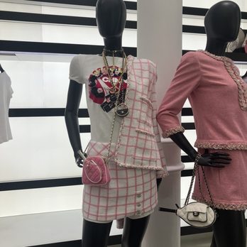CHANEL - Feb '23 - Accessories Near Me - Manhattan, New York CHANEL - Feb '23 - Accessories Near Me - Manhattan, New York