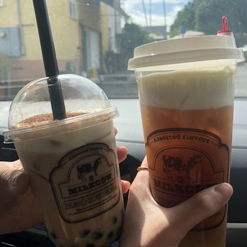 Sweet Cow Cafe - tiramisu (left) and white peach oolong with cheese form (right) - Ice Cream & Frozen Yogurt Near Me - Pasadena, California Sweet Cow Cafe - tiramisu (left) and white peach oolong with cheese form (right) - Ice Cream & Frozen Yogurt Near Me - Pasadena, California