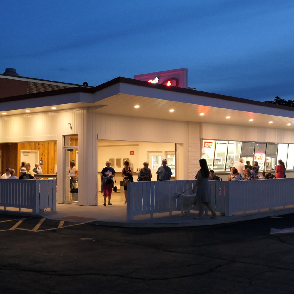 Comet Frozen Custard - Store - Ice Cream & Frozen Yogurt Near Me - Rolling Meadows, Illinois Comet Frozen Custard - Store - Ice Cream & Frozen Yogurt Near Me - Rolling Meadows, Illinois