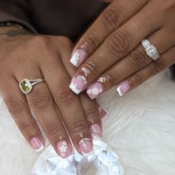 Lucky Nails & Spa