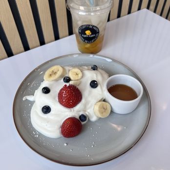 Fluffy Fluffy - Signature pancakes & mango refresher - Cafes Near Me - Schaumburg, Illinois
