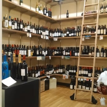 Elizabeth Station - The back room. - Beer Bar Near Me - Bellingham, Washington