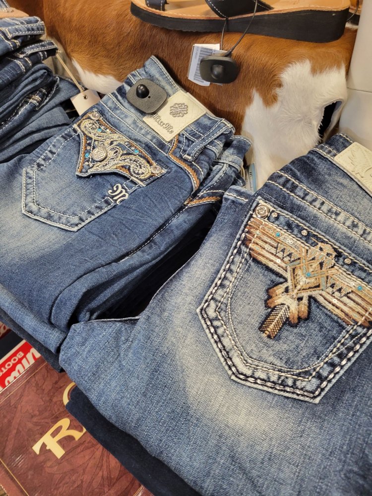 VAQUEROS WESTERN WEAR Updated June 2024 1120 E Parker Rd, Plano