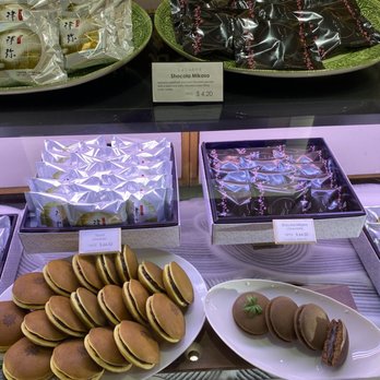 K.Minamoto - Tsuya (Dorayaki) display - Desserts Near Me - Honolulu, Hawaii