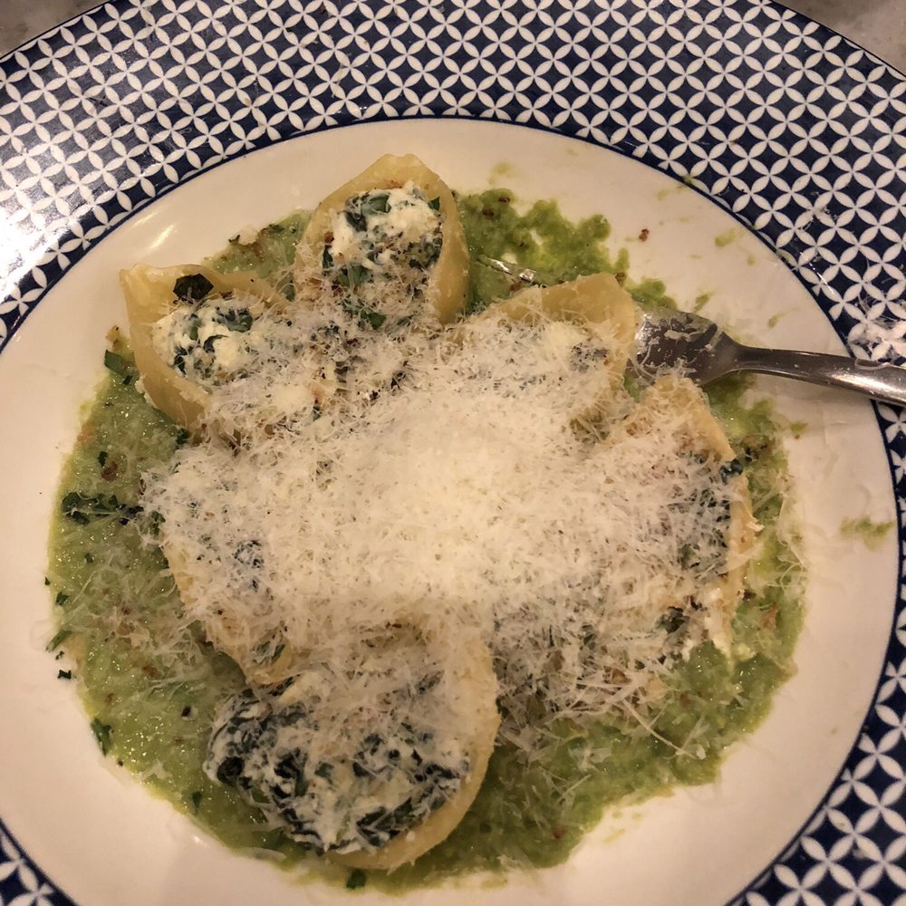 Carluccio's - Stuffed shells with spinach and ricotta - Italian Near Me - London, XGL Carluccio's - Stuffed shells with spinach and ricotta - Italian Near Me - London, XGL