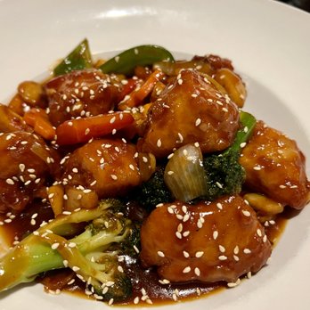 Oriental Wok - Sesame Chicken - Chinese Near Me - Cincinnati, Ohio