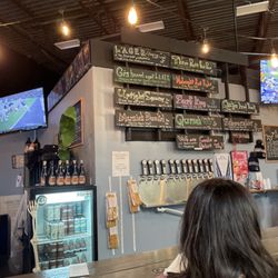Black Horizon Brewing Company - Tap room