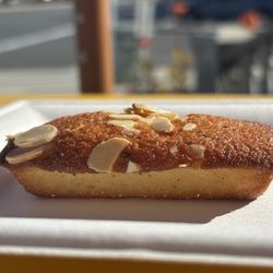 Moulin - Financier - one of my favorite French pastries with a really fun texture & awesome almond experience !!