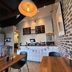 Ellie’s Pizzeria