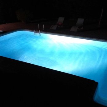Henry's Pools and Spas - A clean pool in the evening - Pool Cleaners Near Me - Surrey, British Columbia Henry's Pools and Spas - A clean pool in the evening - Pool Cleaners Near Me - Surrey, British Columbia