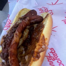 Chilli cheese dog