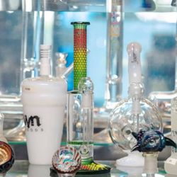 Vapes & Smoke