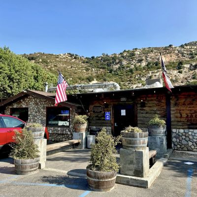 Grand Ole BBQ Flinn Springs by null