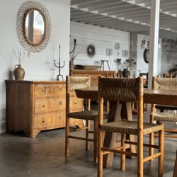 Vitrine - European Antiques & Mid Century  - Showroom 2025