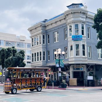 Happy Does Bar - Gaslamp Quarter in Downtown, San Diego, CA - Bars Near Me - San Diego, California