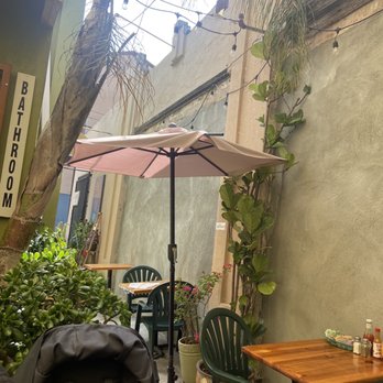 Vivian's Cafe - Breakfast & Brunch Near Me - Studio City, California Vivian's Cafe - Breakfast & Brunch Near Me - Studio City, California
