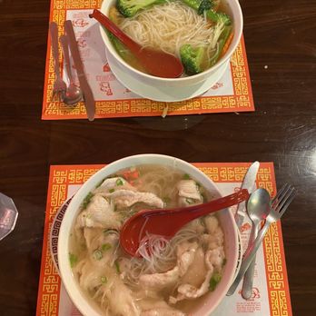 Pho Saigon - Tofu pad Thai and P12. Pho Gai - Chinese Near Me - Youngstown, Ohio