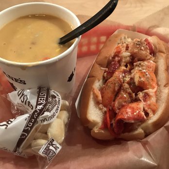 Luke's Lobster Upper West Side - Lobster roll and lobster corn chowder - Seafood Near Me - New York, New York Luke's Lobster Upper West Side - Lobster roll and lobster corn chowder - Seafood Near Me - New York, New York