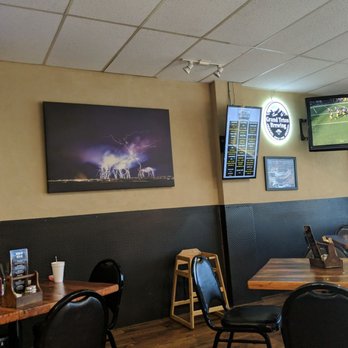 Scooter's Chillin'-N-Grillin' - Interior decors - Sports Bars Near Me - Twin Falls, Idaho Scooter's Chillin'-N-Grillin' - Interior decors - Sports Bars Near Me - Twin Falls, Idaho