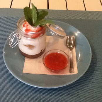 La Marina - Tiramisu Nutella/banane et son coulis de fraise "maison" - Seafood Near Me - Agde, 34