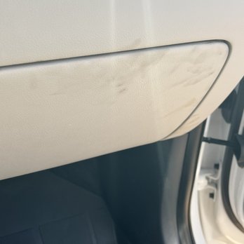 Giles Hyundai - Oil on glove compartment - Auto Repair Near Me - Pineville, Louisiana Giles Hyundai - Oil on glove compartment - Auto Repair Near Me - Pineville, Louisiana