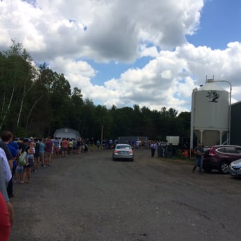 Tree House Brewing Company - 1st of 4 parking lots at Tree House Brewing. If you can pull in here, you're probably not going to wait too long. Otherwise... - Breweries Near Me - Monson, Massachusetts Tree House Brewing Company - 1st of 4 parking lots at Tree House Brewing. If you can pull in here, you're probably not going to wait too long. Otherwise... - Breweries Near Me - Monson, Massachusetts