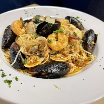 Granchio Seafood & Pasta Restaurant - Granchio pasta - Chicken Wings Near Me - Rolesville, North Carolina