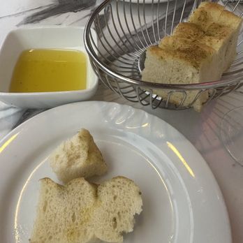 La Tavola - Bread and olive oil - Italian Near Me - Grandview Heights, Ohio